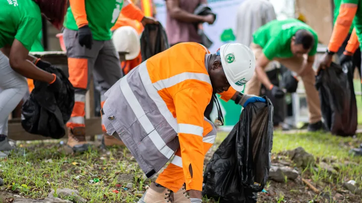 Clean Up Exercise by Lafarge Africa employees